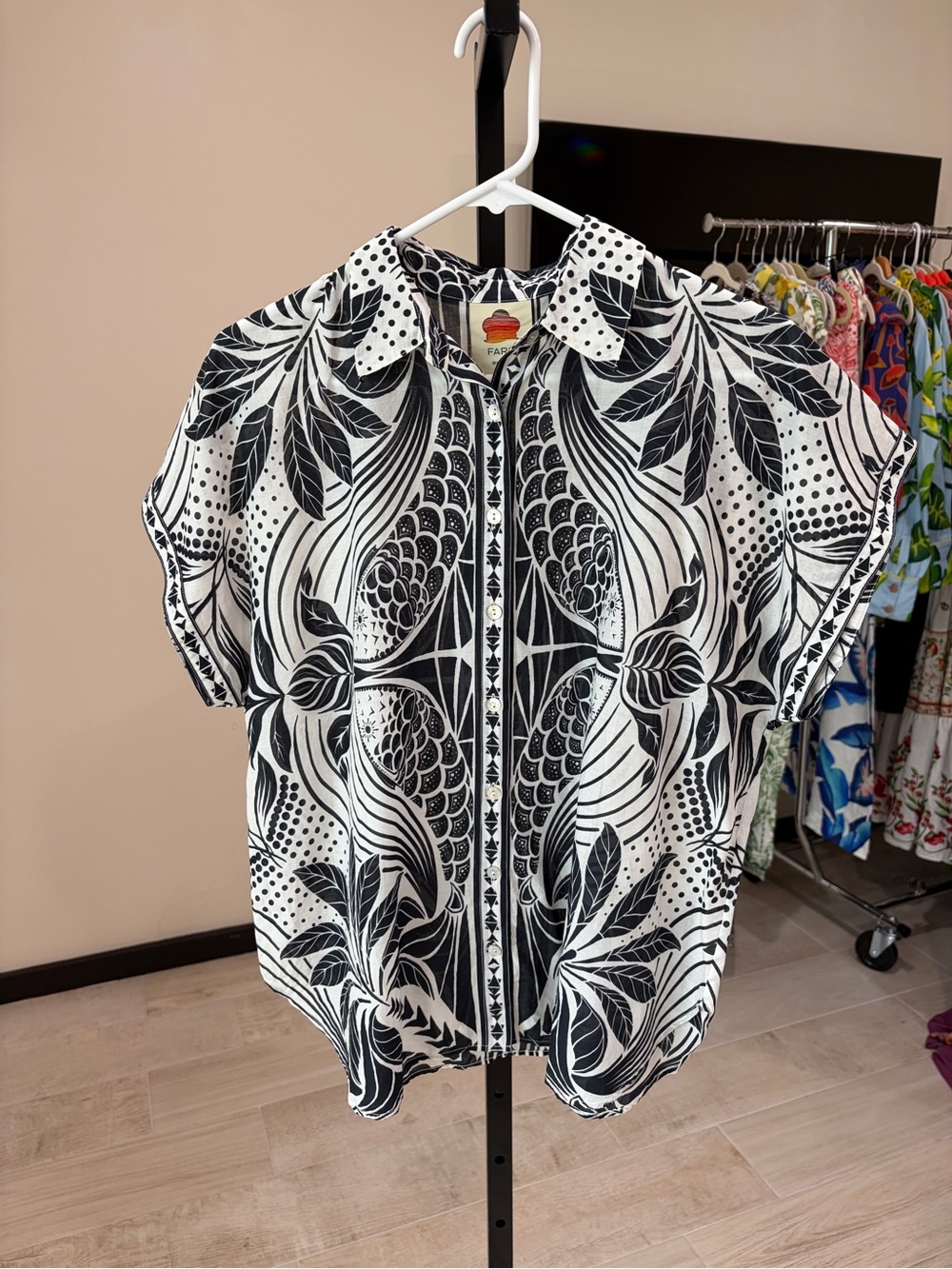 Farm Rio: Monochrome Elegance Scarf
Cover-Up Shirt - Picture 4 of 16
